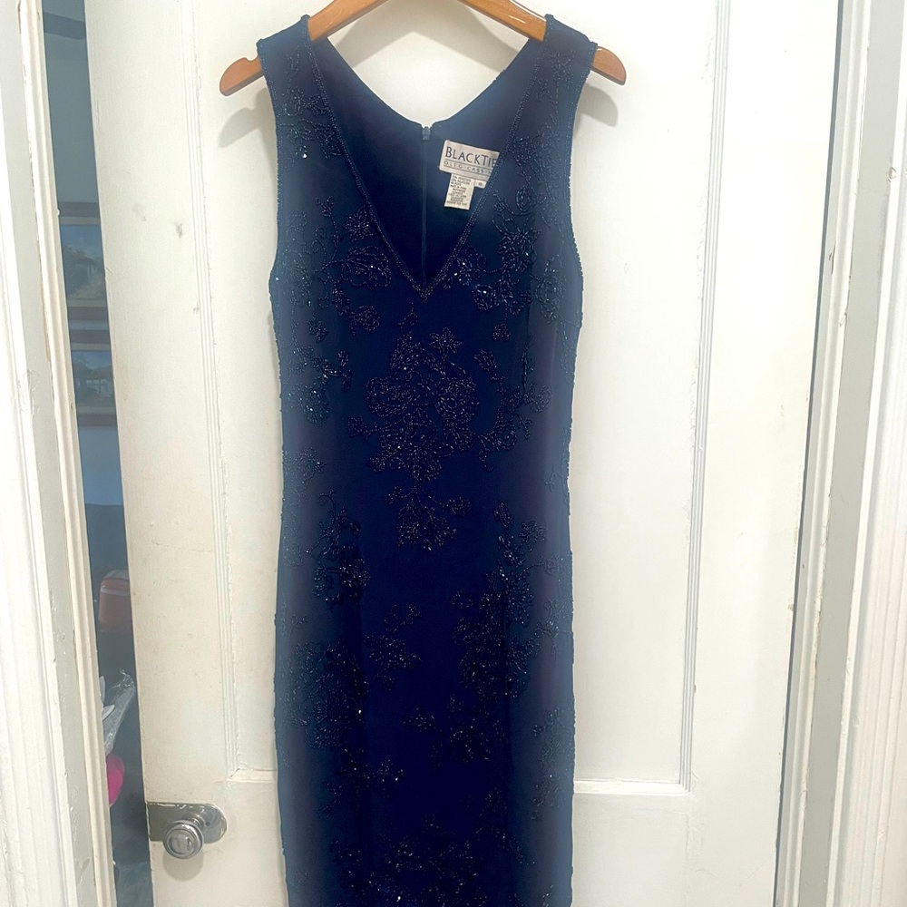 Oleg Cassini, Bla Tie maxi dress
Dark blue , embroidered